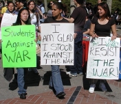200_2_students_against_war.jpg