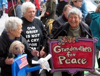 200_grandma_peace.jpg