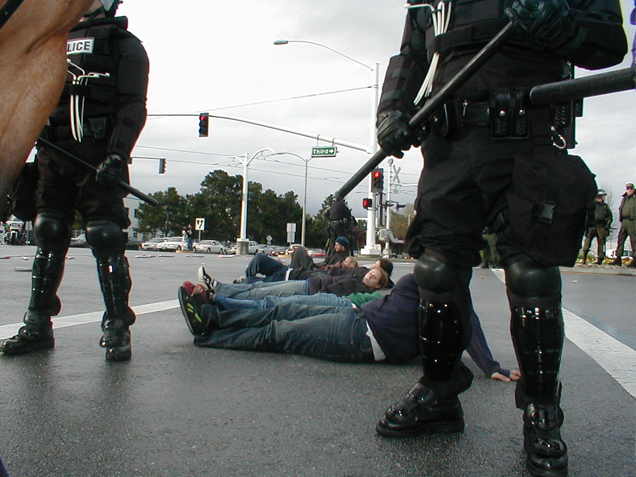 3rdst.lockdowncontinues.jpg
