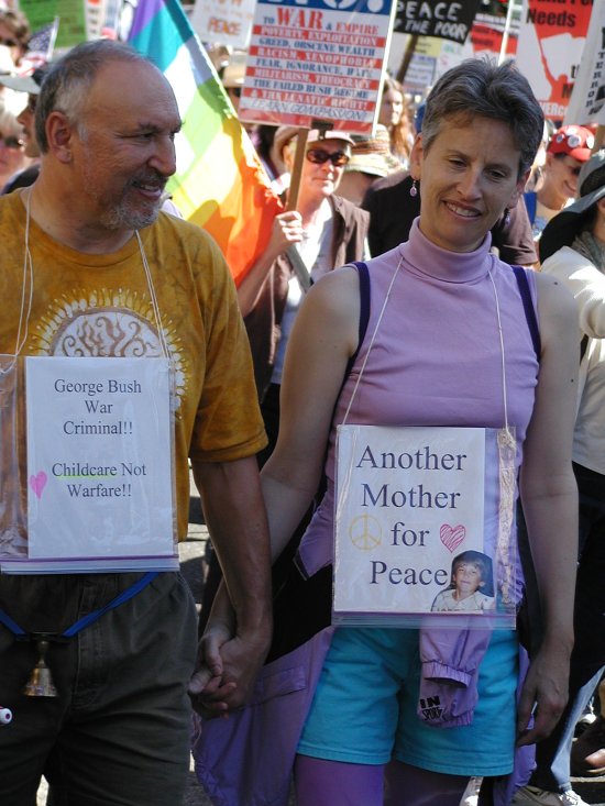 2_mother_for_peace.jpg 