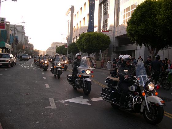 motorcycle_cops.jpgbploxa.jpg 