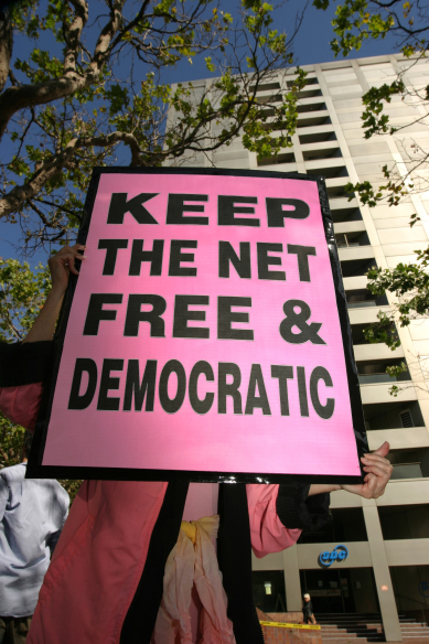 keep_the_net_free_and_democratic.jpg 