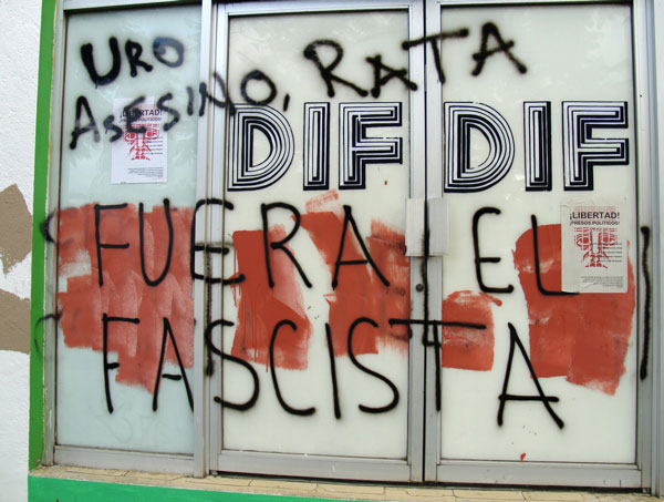 fuera-fascista_6-26-06.jpg 