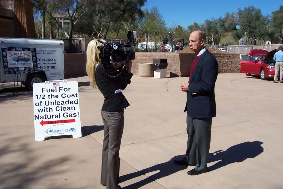 clean_cars_show-state_capitol_2-26-08_tv_12_interview.jpg 