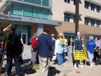 seniors_protest_mccain_at_s.s.office_3-7-08_overview_2.jpg