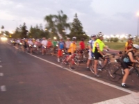 ride_of_silence_bicyclists_tempe_5-21-08_rest_3.jpg