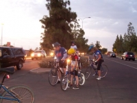 ride_of_silence_bicyclists_tempe_5-21-08_rest_7.jpg