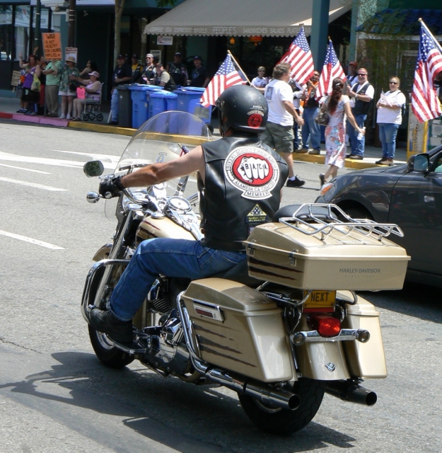 640_10_berkeley_marine_recuiting_protests_5.jpg