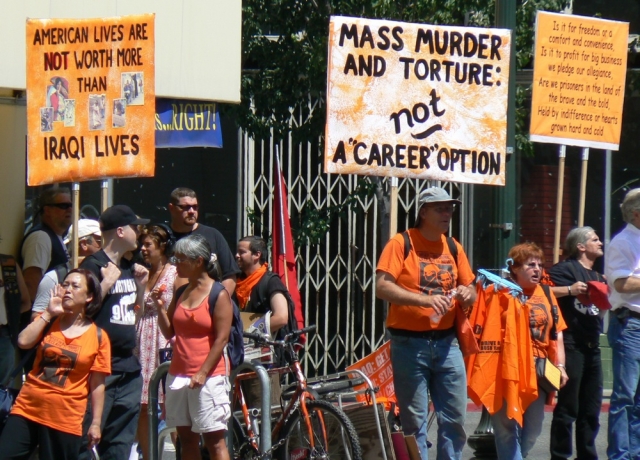 640_2_berkeley_marine_recuiting_protests_16.jpg