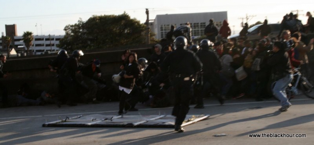 640_police-attack-880-education-protestors-4.jpg 