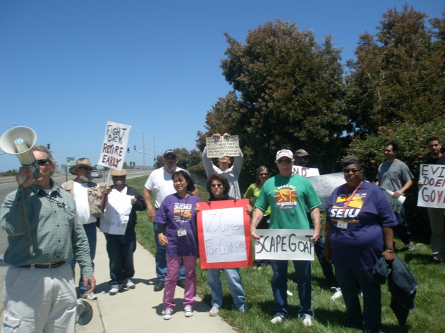 state_workers_protest_in_richmond6-30-2010.jpg 