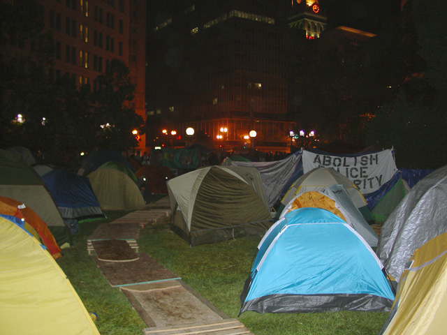 occupyoakland_day004-camp_101311234027.jpg 