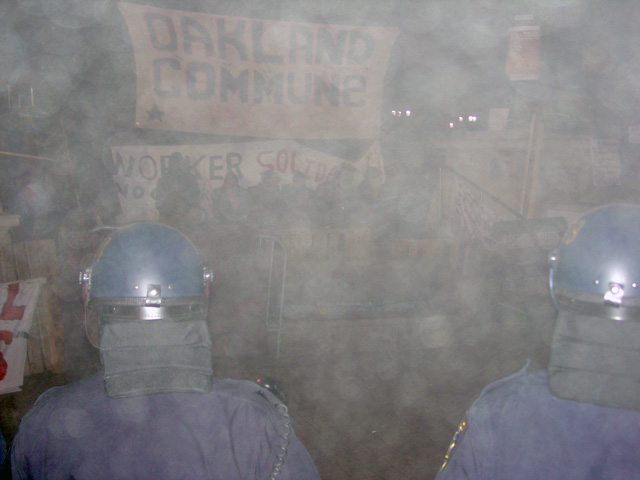 occupyoakland-day016-raid-102511044800.jpg 