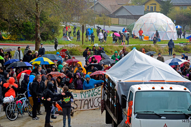 tent-university-ucsc-geodesic-dome-march-1-2012-7.jpg 