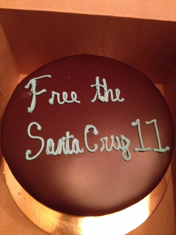 800_free_the_santa_cruz_11_cake.jpg 