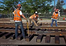 bnsf_railroad_workers.jpeg 