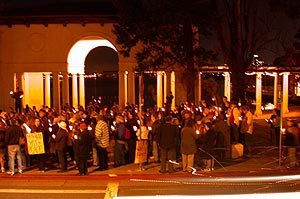 lmnop.candlelight.vigil.3.26.2003.jpg 
