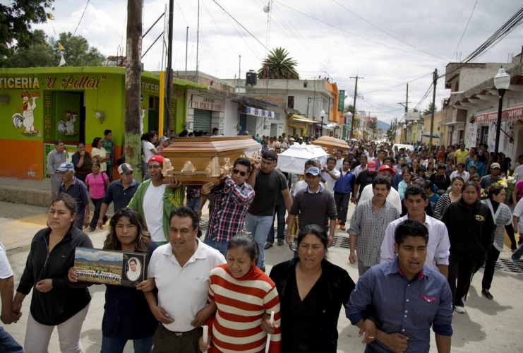 sm_mexico-teachers-protest_burial_23-1860x1254-1.jpeg 