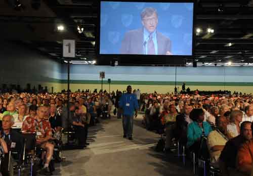 weingarter__gates_randi_aft_pres_invited_union_buster_privatizer_gates_to_2010_convention.jpg 