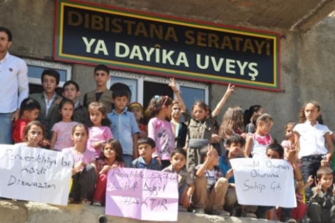 turkey_kurdish_teachers_and_children_protest_gov_attacks.jpg