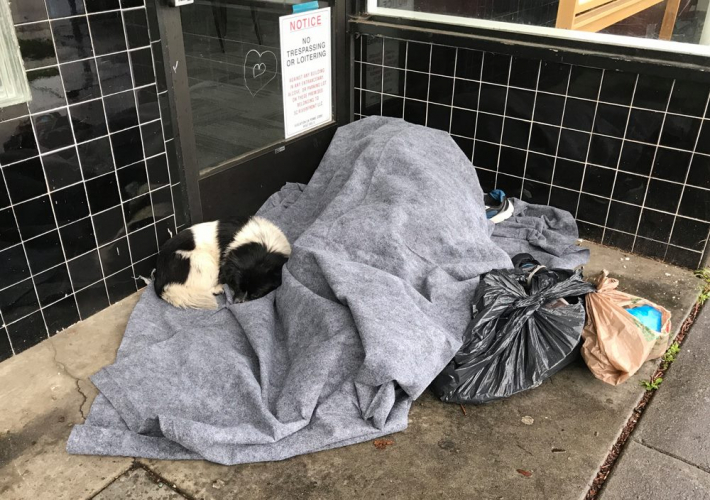 sm_homeless_outside_in_santa_cruz.jpg 
