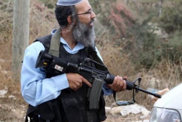 israeli-colonist-armed.jpg 
