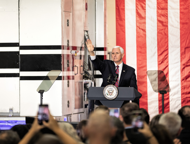 sm_pence_at_ames_nasa_8___terry_scussel_.jpg 