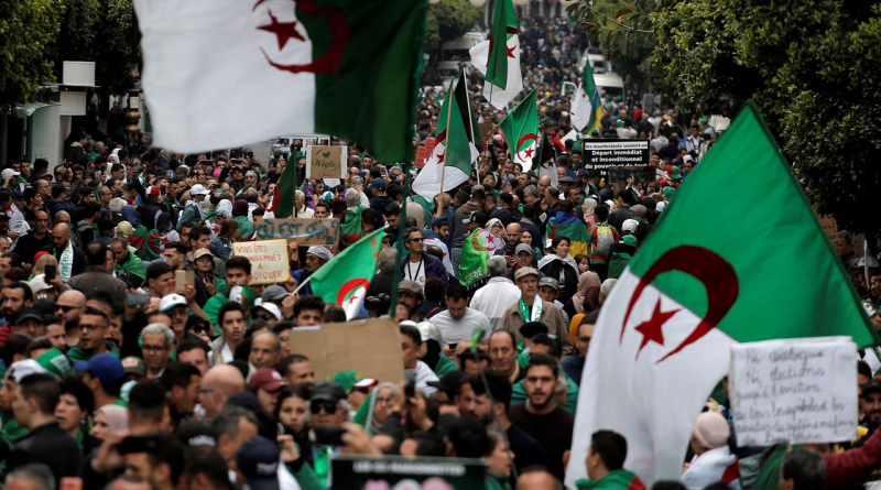 sm_algeria_anti-government_protest_may_3__2019.jpg 