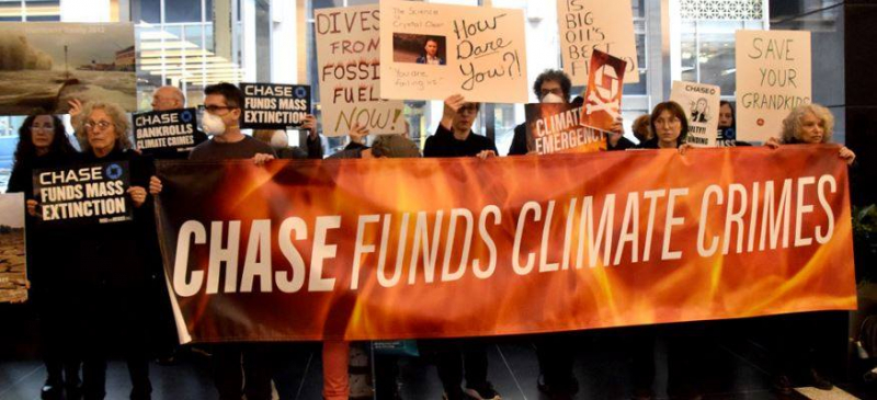 sm_chase_funds_climate_crimes.jpg 
