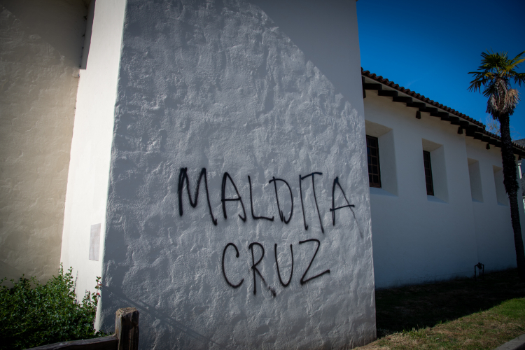 sm_defund_santa_cruz_police_scpd_march__7_mission_vandalized_maldita_cruz.jpg 