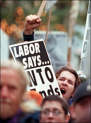 wto99_labor_protesting_wto_1.jpg 