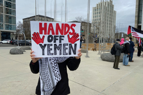480_yemen_hands_off_sign.jpg