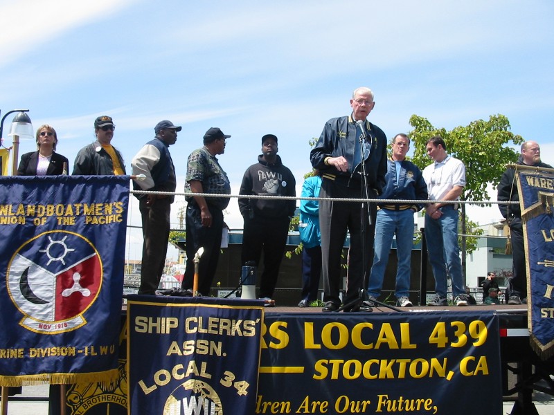 jack_london_sq._rally_8_ilwu_reps.jpg 