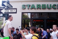 200_01_starbucks_rally.jpg