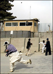 us.base.kabul.6feb06.jpg 