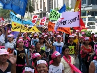 200_mar08_iwd_makati_055.sized.jpgc0t4e5.jpg