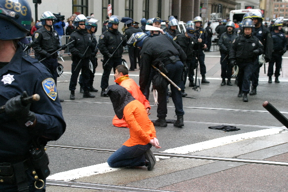 police_state_06.jpg 