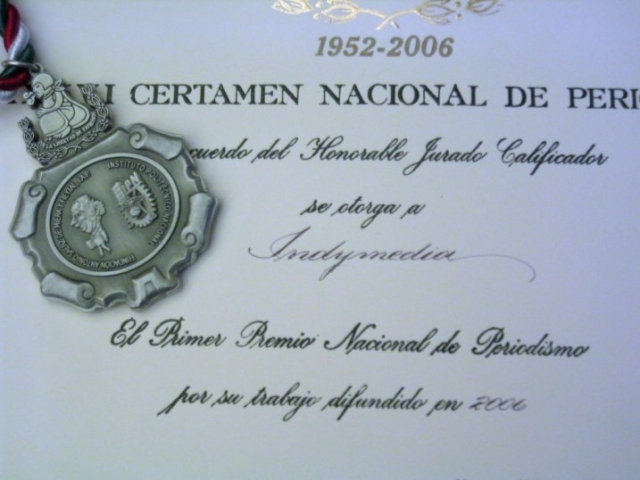 640_diploma-medalla-06dic06-2.jpg 