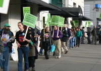 200_5_picketing2.jpg