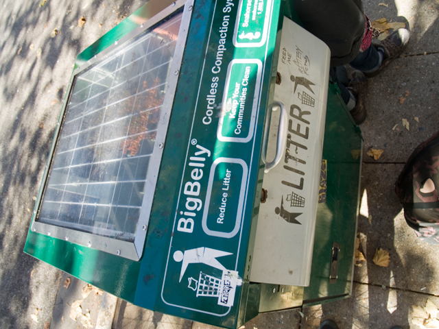 solar-trash-compaction_11-15-08.jpg 