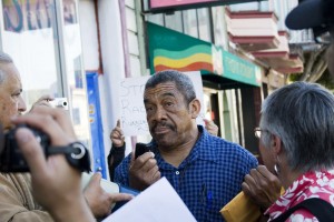 holmes__nate_at_mt_bookstore_picket.jpg 