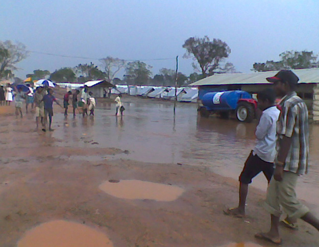 idp_camp_vavuniya_flood_tamilnational_06.jpg 