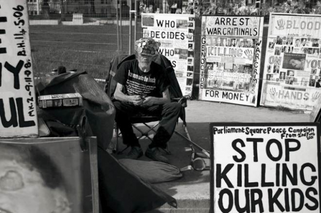 640_brian-haw_parliament-square-peace-campaign.jpg 