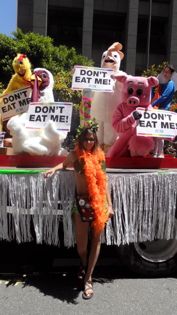 sf-pride-peta-animal_protection-vegetarian_community_contingent-062611_-_45.jpg 