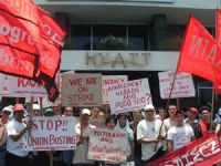 2002_hyatt_philippines_filipino_workers_strike-nuwhrain_apl.gif