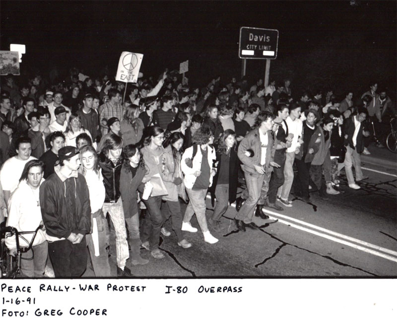 davis-war-protest_1-16-91.jpg 