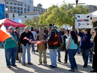 idle-no-more-flash-mob-monterey-february-17-2013-2.jpg