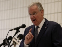 jay_nixon_vetos_abortion_law.jpg