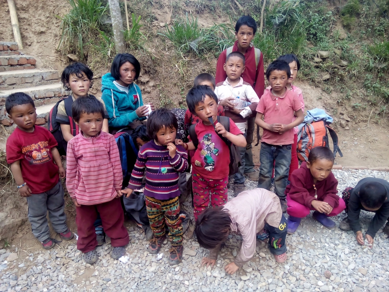 800_aaaa_nepalese_children.jpg 