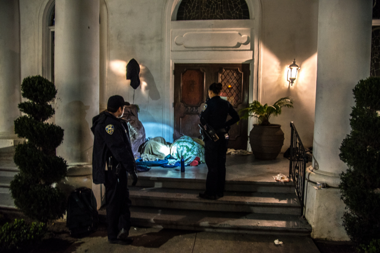 sm_santa-cruz-homeless-sweeps-1-police-greek-orthodox-church.jpg 